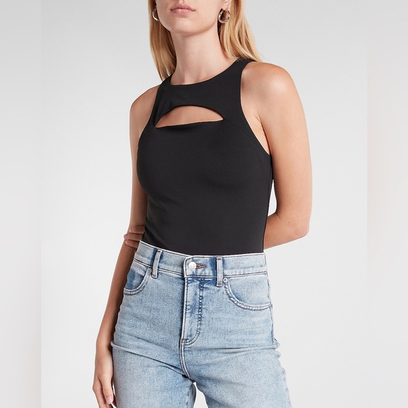 Body Contour Sleeveless High Neck Front Cutout Thong Bodysuit - Picture 10 of 12